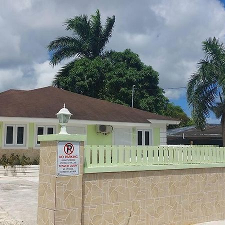 Apartmán Budget & Basic In Local Neighborhood, 7Min Drive To Downtown Nassau Beach Paradise Exteriér fotografie