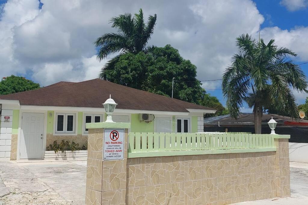 Apartmán Budget & Basic In Local Neighborhood, 7Min Drive To Downtown Nassau Beach Paradise Exteriér fotografie