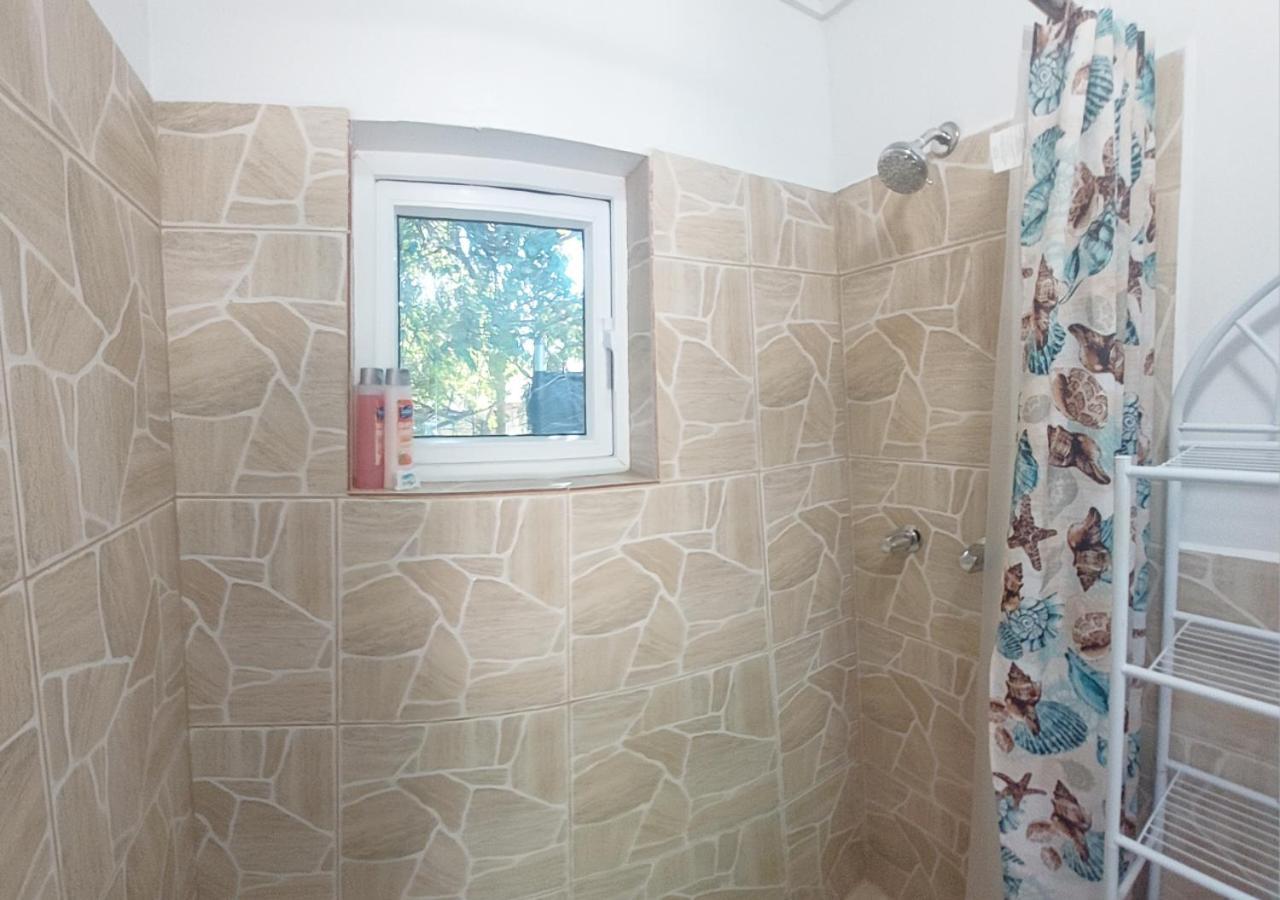 Apartmán Budget & Basic In Local Neighborhood, 7Min Drive To Downtown Nassau Beach Paradise Exteriér fotografie